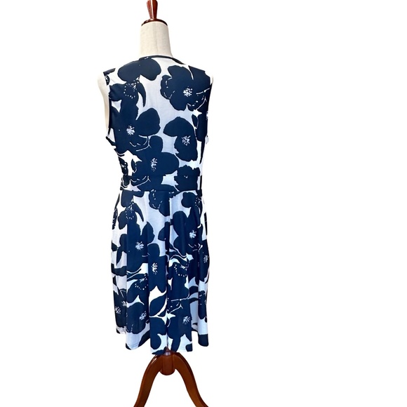 Guberry Wrap V-Neck Sleeveless Pullover Sundress Cover-Up Floral Blue & White XL - Picture 2 of 11